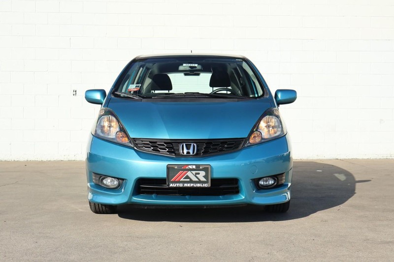 Honda Fit Vehicle Full-screen Gallery Image 02