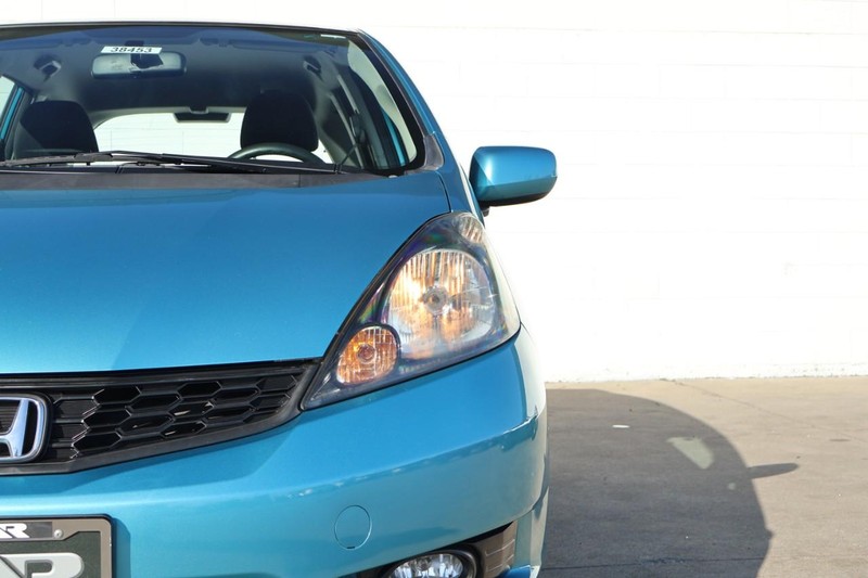 Honda Fit Vehicle Full-screen Gallery Image 03