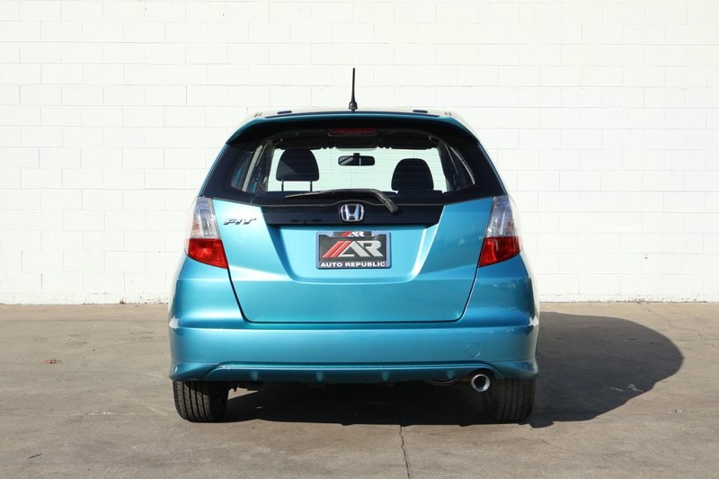 Honda Fit Vehicle Full-screen Gallery Image 06