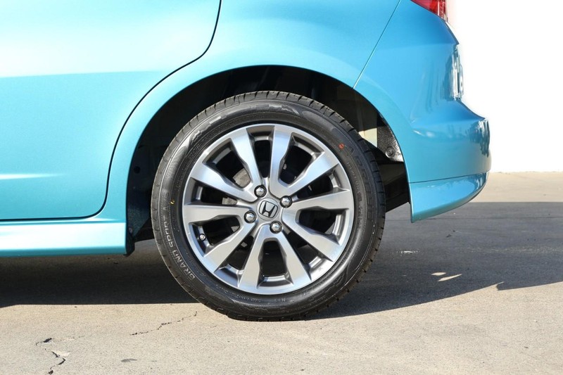 Honda Fit Vehicle Full-screen Gallery Image 13