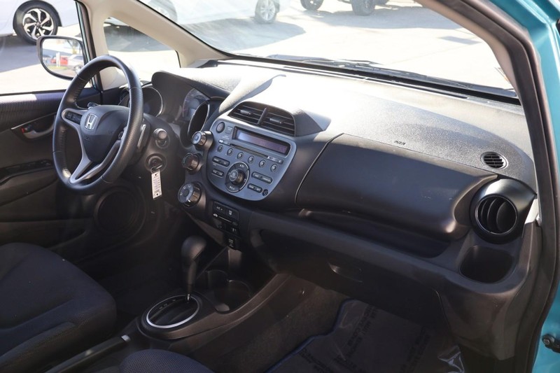 Honda Fit Vehicle Full-screen Gallery Image 18