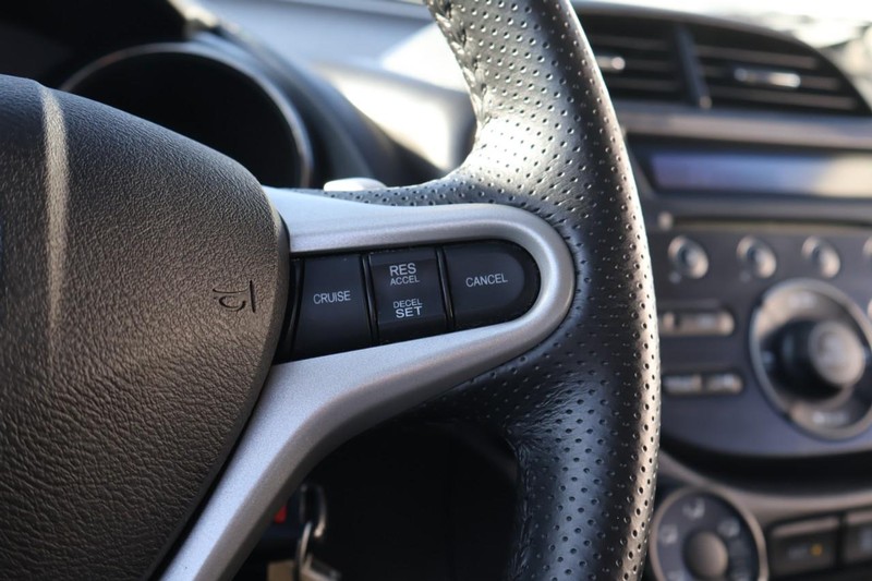 Honda Fit Vehicle Full-screen Gallery Image 25