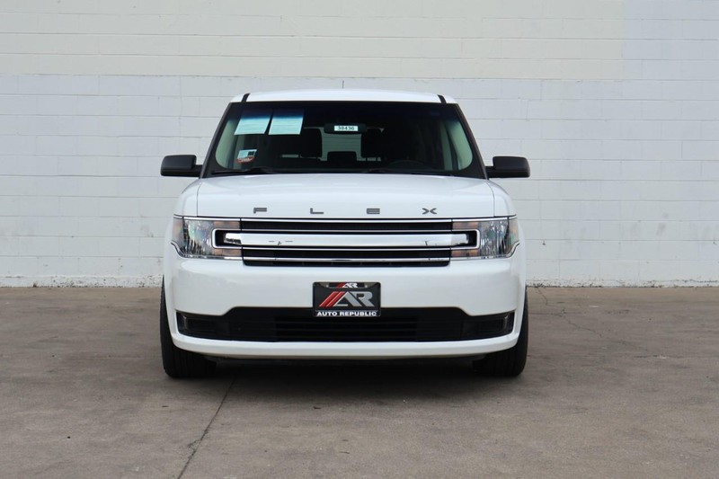 Ford Flex Vehicle Full-screen Gallery Image 02