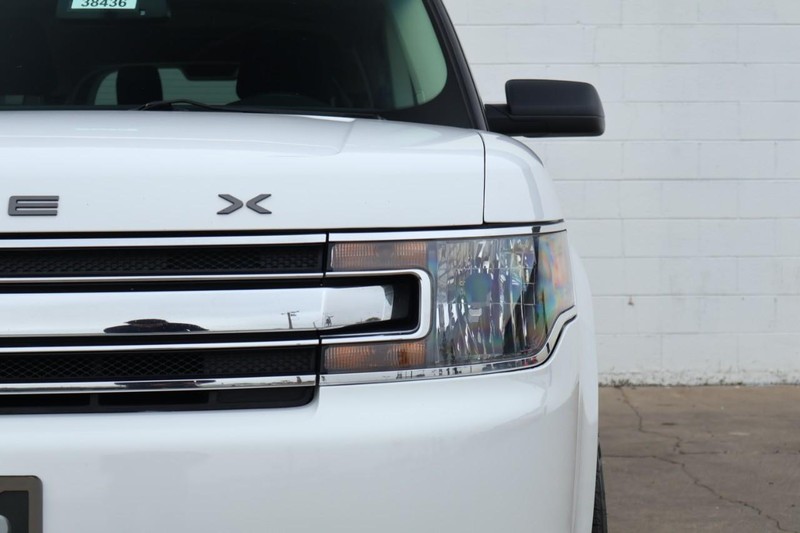 Ford Flex Vehicle Full-screen Gallery Image 03