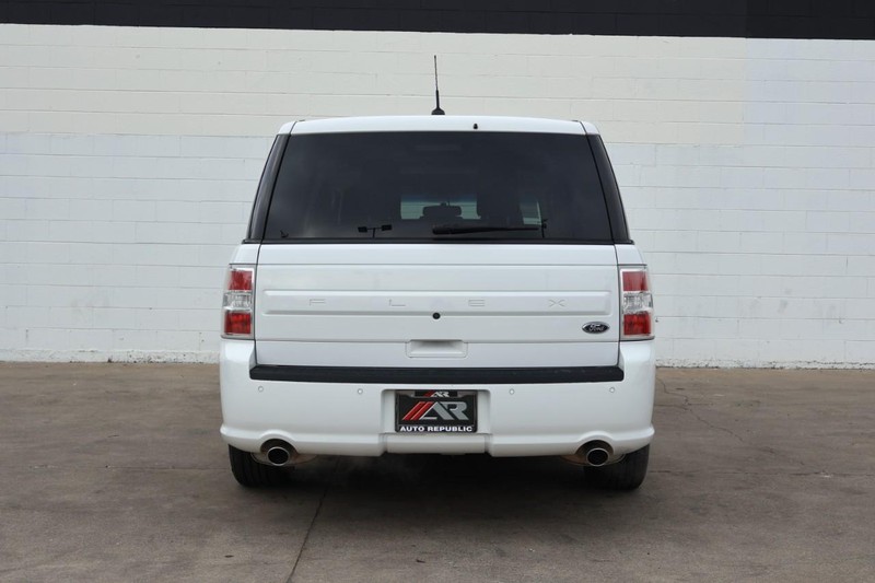 Ford Flex Vehicle Full-screen Gallery Image 06