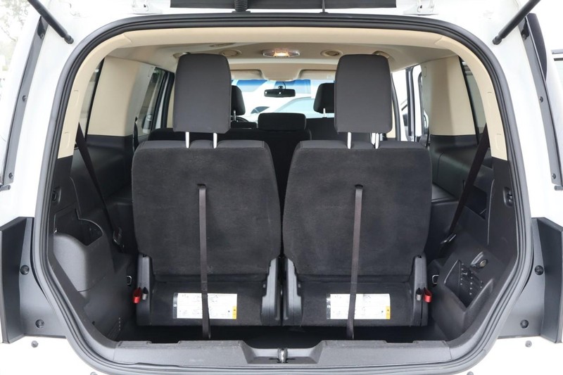 Ford Flex Vehicle Full-screen Gallery Image 09