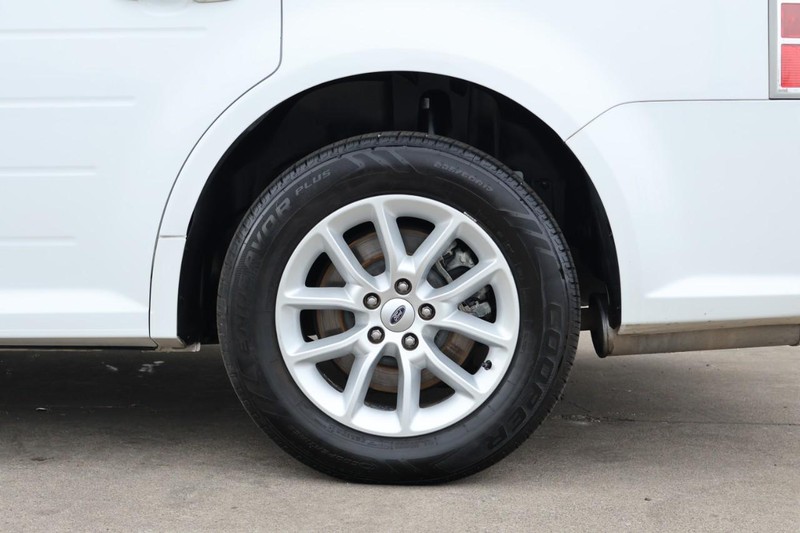 Ford Flex Vehicle Full-screen Gallery Image 14