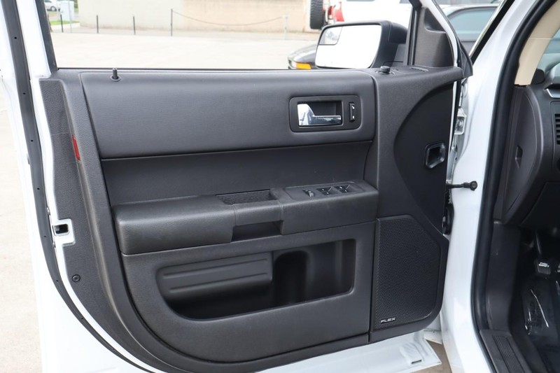 Ford Flex Vehicle Full-screen Gallery Image 15