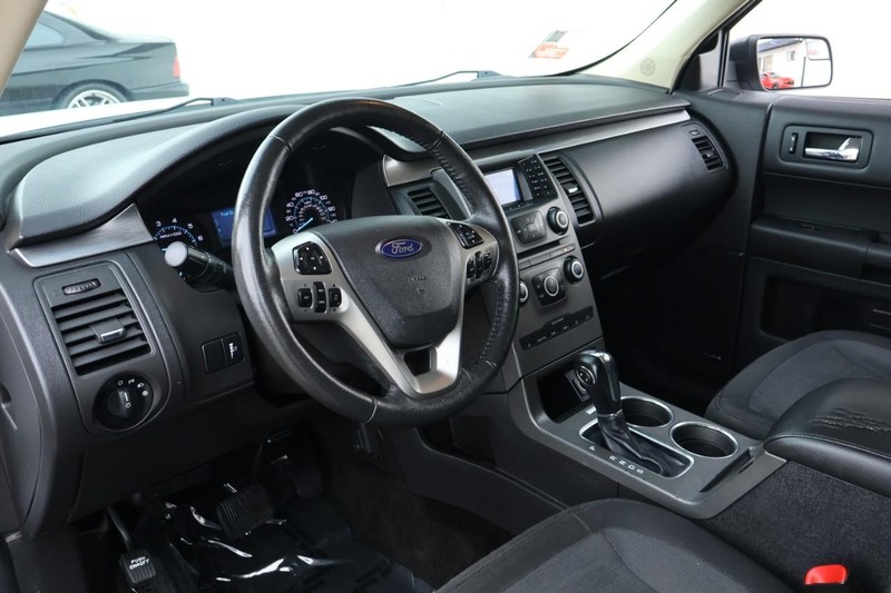 Ford Flex Vehicle Full-screen Gallery Image 17