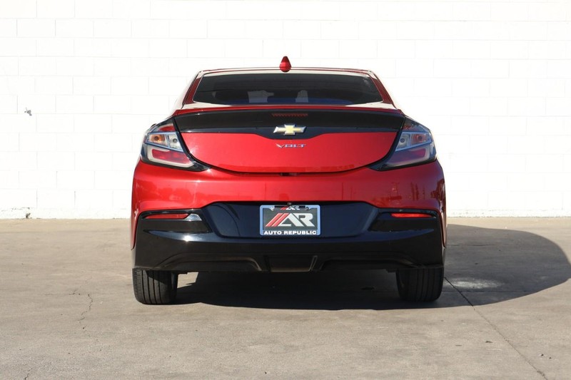 Chevrolet Volt Vehicle Full-screen Gallery Image 06
