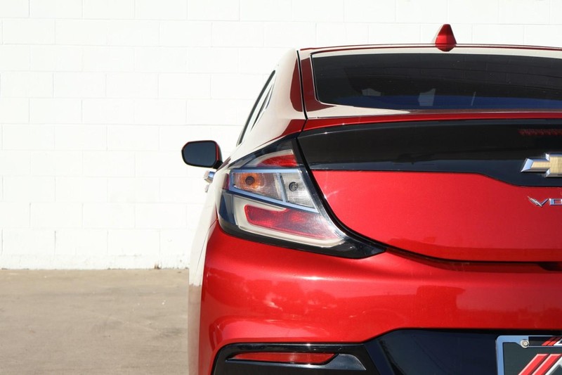 Chevrolet Volt Vehicle Full-screen Gallery Image 07