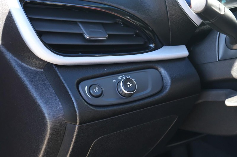 Chevrolet Volt Vehicle Full-screen Gallery Image 18