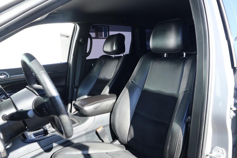 Jeep Grand Cherokee Vehicle Full-screen Gallery Image 21