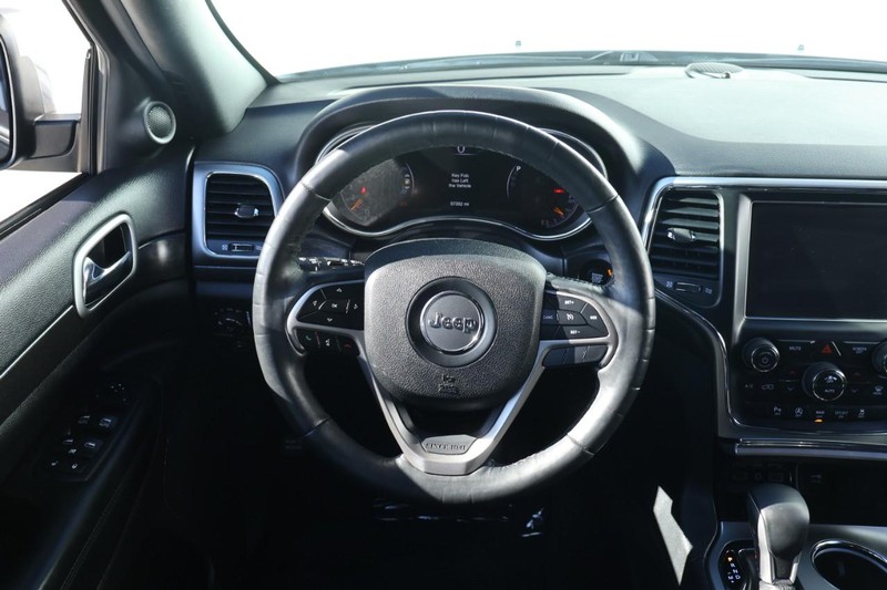 Jeep Grand Cherokee Vehicle Full-screen Gallery Image 29