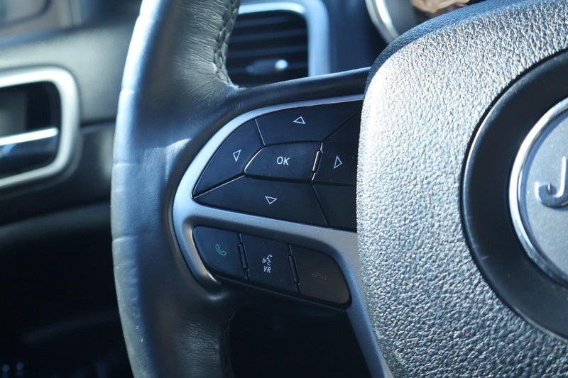 Jeep Grand Cherokee Vehicle Full-screen Gallery Image 30