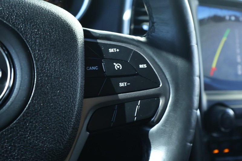 Jeep Grand Cherokee Vehicle Full-screen Gallery Image 31