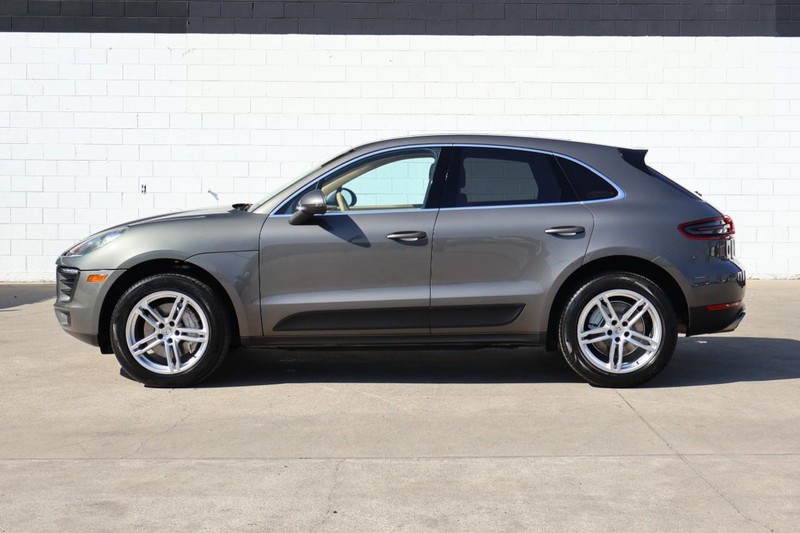 Porsche Macan Vehicle Full-screen Gallery Image 11