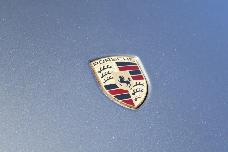 Porsche Macan Vehicle Full-screen Gallery Image 13