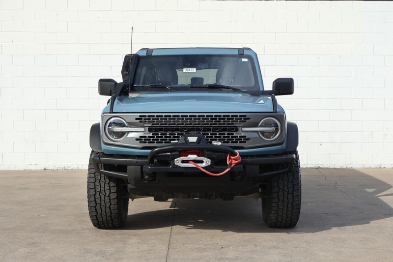 Ford Bronco Vehicle Full-screen Gallery Image 02