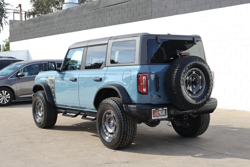 Ford Bronco Vehicle Full-screen Gallery Image 10