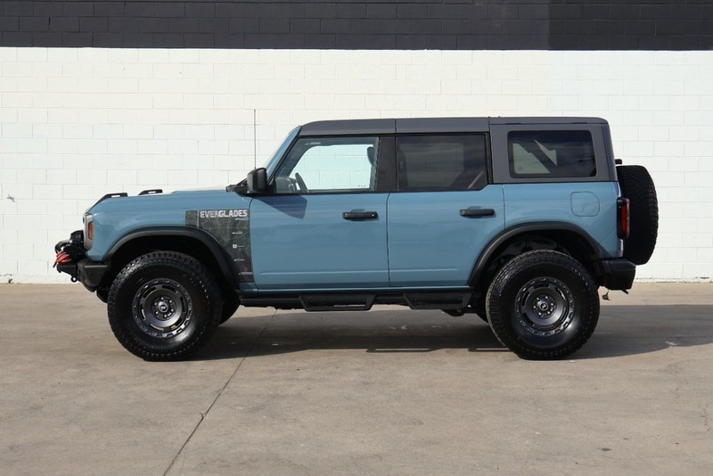 Ford Bronco Vehicle Full-screen Gallery Image 11