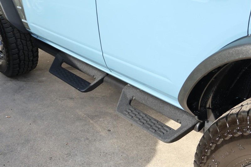 Ford Bronco Vehicle Full-screen Gallery Image 15