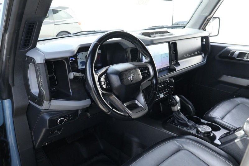 Ford Bronco Vehicle Full-screen Gallery Image 20