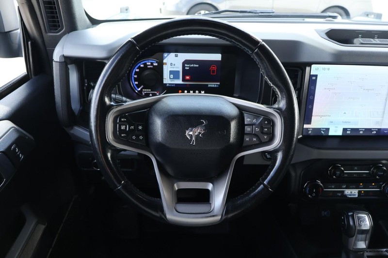 Ford Bronco Vehicle Full-screen Gallery Image 30