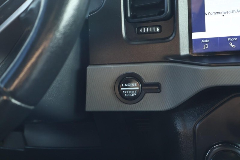 Ford Bronco Vehicle Full-screen Gallery Image 33