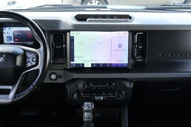 Ford Bronco Vehicle Full-screen Gallery Image 34