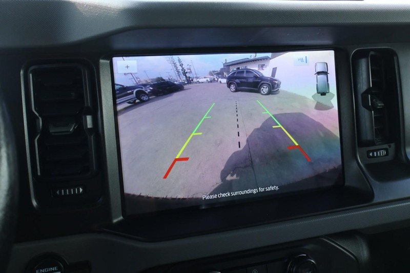 Ford Bronco Vehicle Full-screen Gallery Image 37