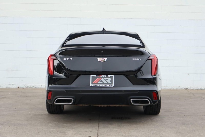 Cadillac CT4 Vehicle Full-screen Gallery Image 06