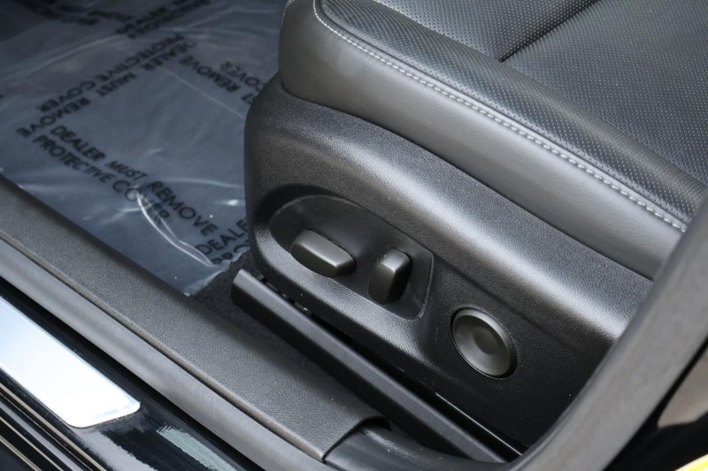 Cadillac CT4 Vehicle Full-screen Gallery Image 18