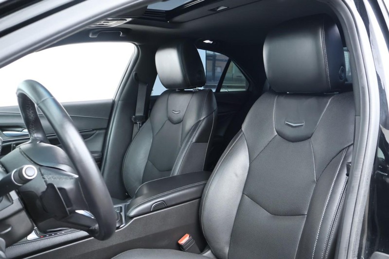 Cadillac CT4 Vehicle Full-screen Gallery Image 19