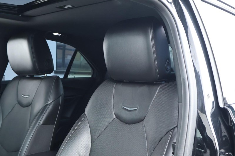 Cadillac CT4 Vehicle Full-screen Gallery Image 20