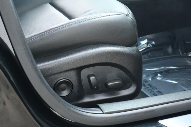 Cadillac CT4 Vehicle Full-screen Gallery Image 22