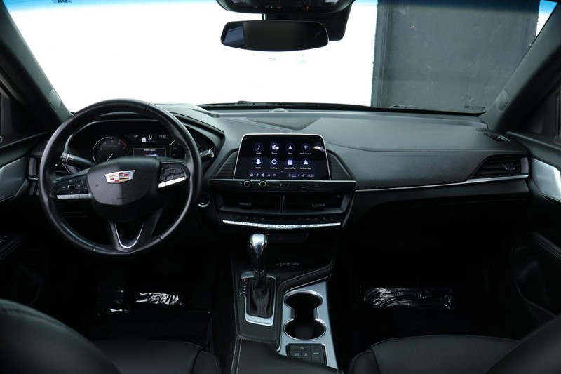 Cadillac CT4 Vehicle Full-screen Gallery Image 25