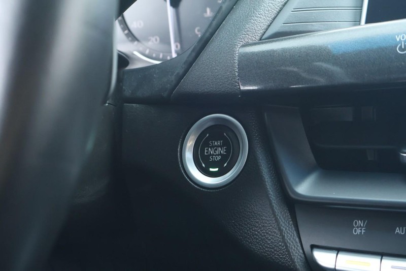 Cadillac CT4 Vehicle Full-screen Gallery Image 30