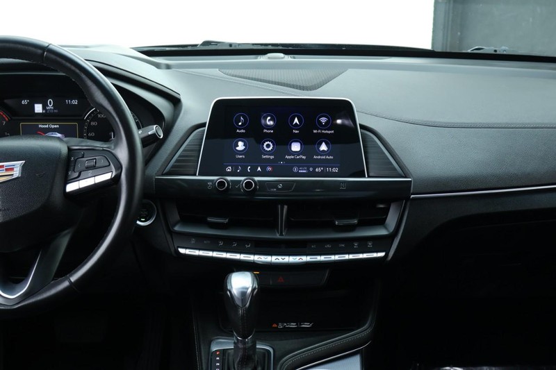 Cadillac CT4 Vehicle Full-screen Gallery Image 31