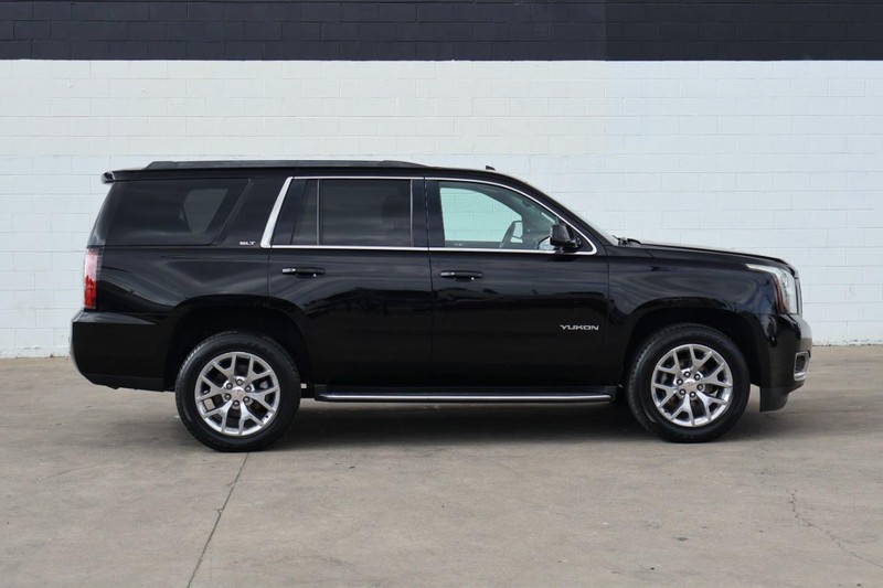 GMC Yukon Vehicle Full-screen Gallery Image 04