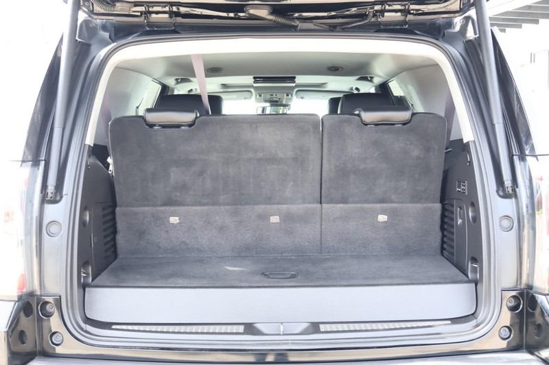 GMC Yukon Vehicle Full-screen Gallery Image 09