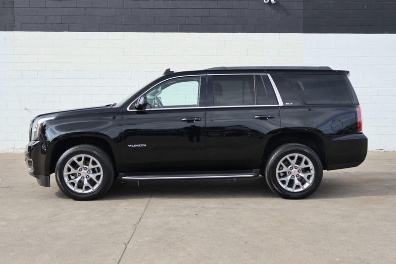 GMC Yukon Vehicle Full-screen Gallery Image 13