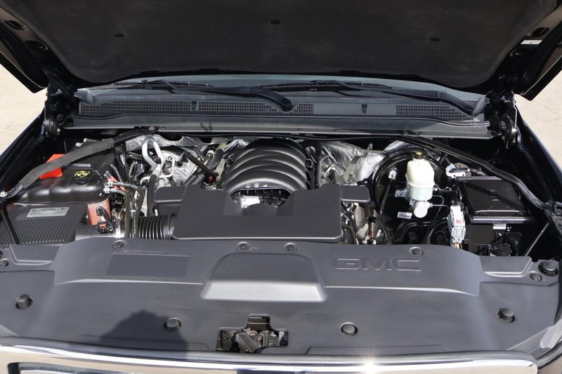 GMC Yukon Vehicle Full-screen Gallery Image 16