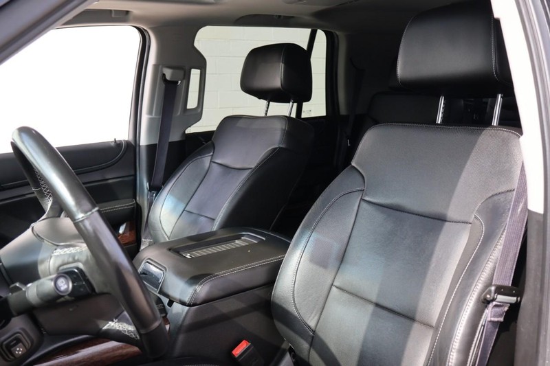 GMC Yukon Vehicle Full-screen Gallery Image 23