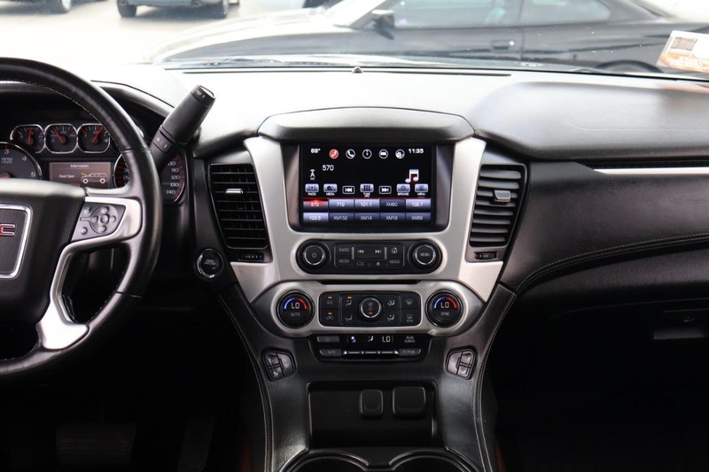 GMC Yukon Vehicle Full-screen Gallery Image 37
