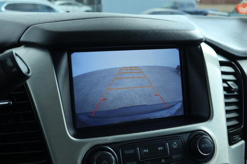 GMC Yukon Vehicle Full-screen Gallery Image 39