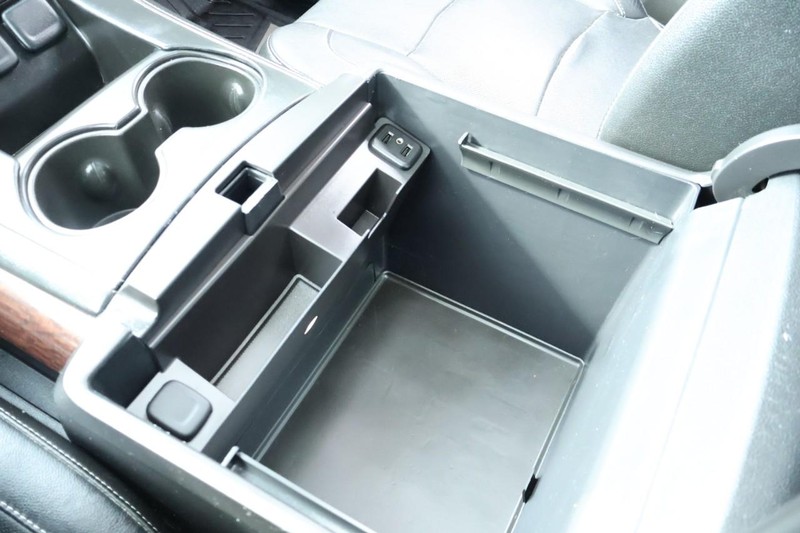 GMC Yukon Vehicle Full-screen Gallery Image 43