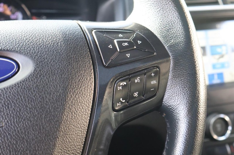 Ford Explorer Vehicle Full-screen Gallery Image 33