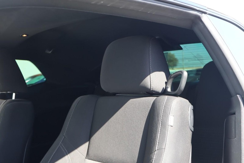 Dodge Challenger Vehicle Full-screen Gallery Image 19