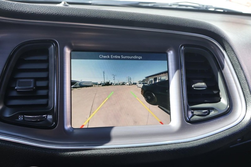 Dodge Challenger Vehicle Full-screen Gallery Image 31